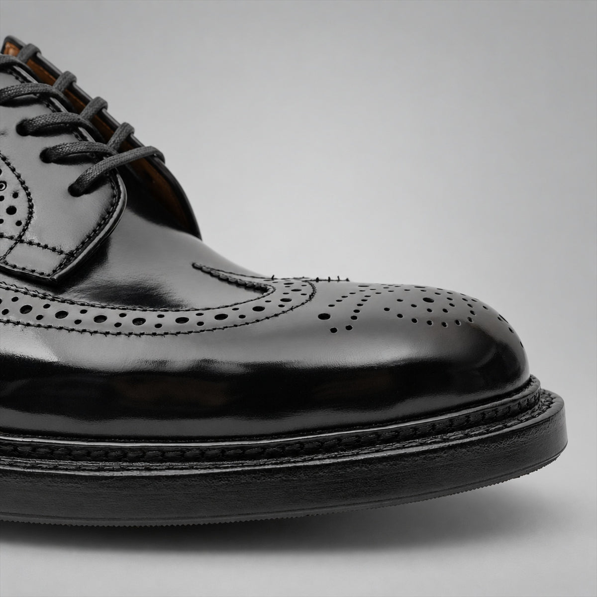 PASCH 267117B Black shell cordovan footwear, toe detail view