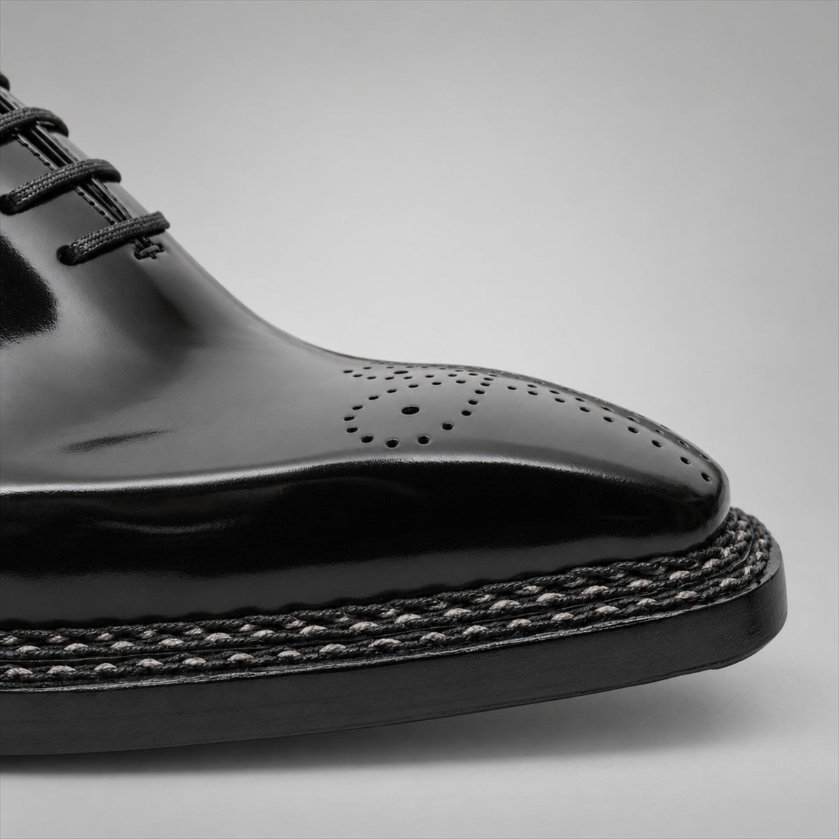 PASCH 267118B Black shell cordovan footwear, toe detail view