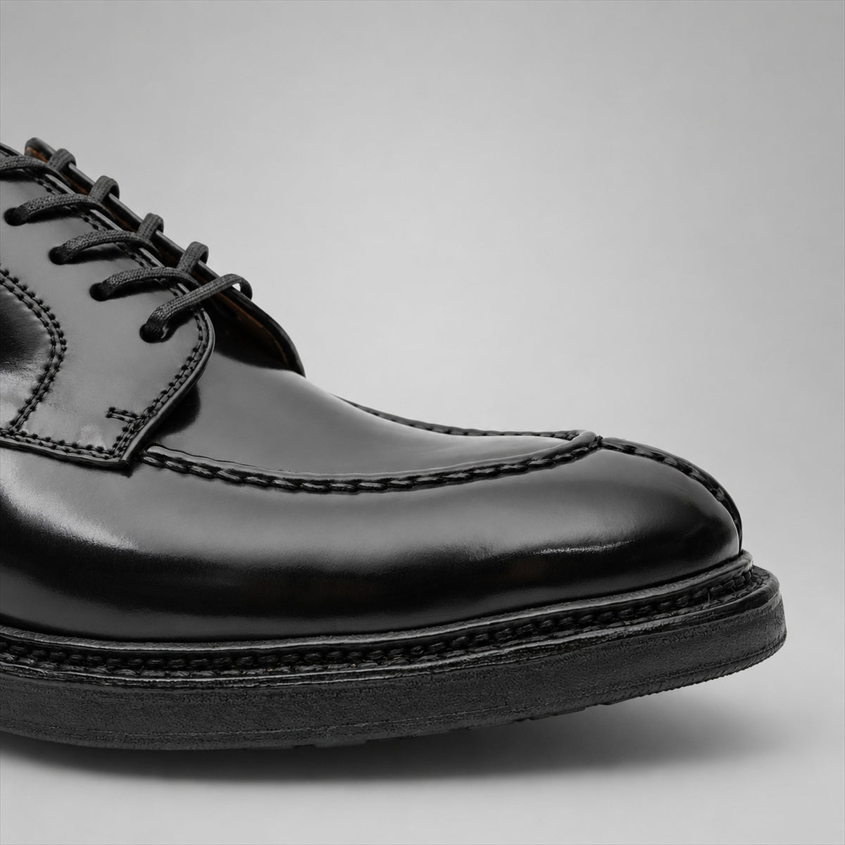 PASCH 267121B Black shell cordovan footwear, toe detail view