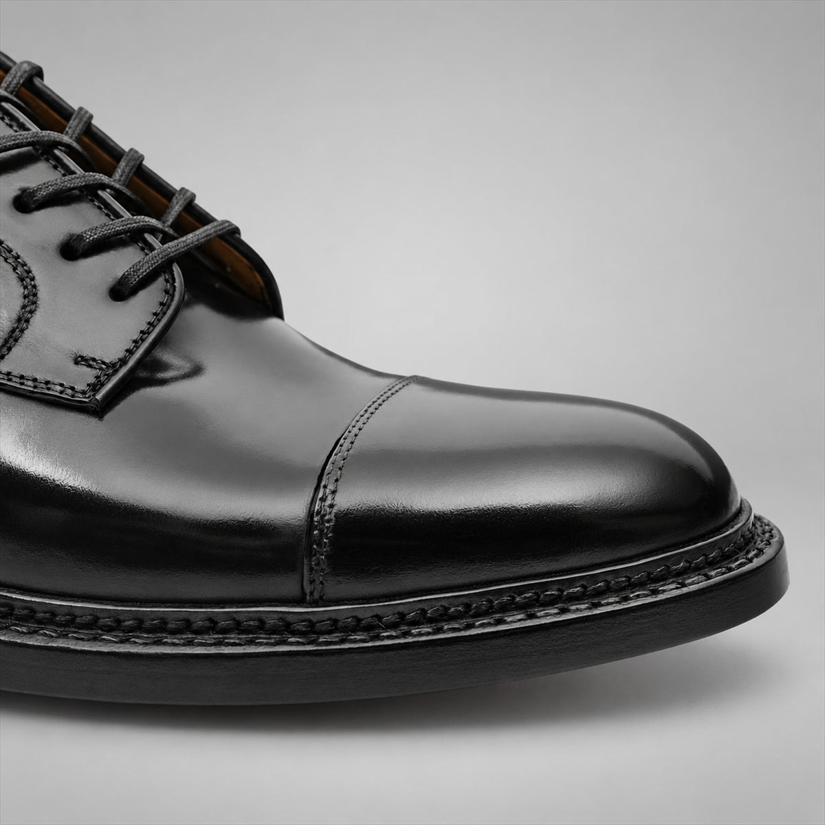 PASCH 267123B Black shell cordovan footwear, toe detail view