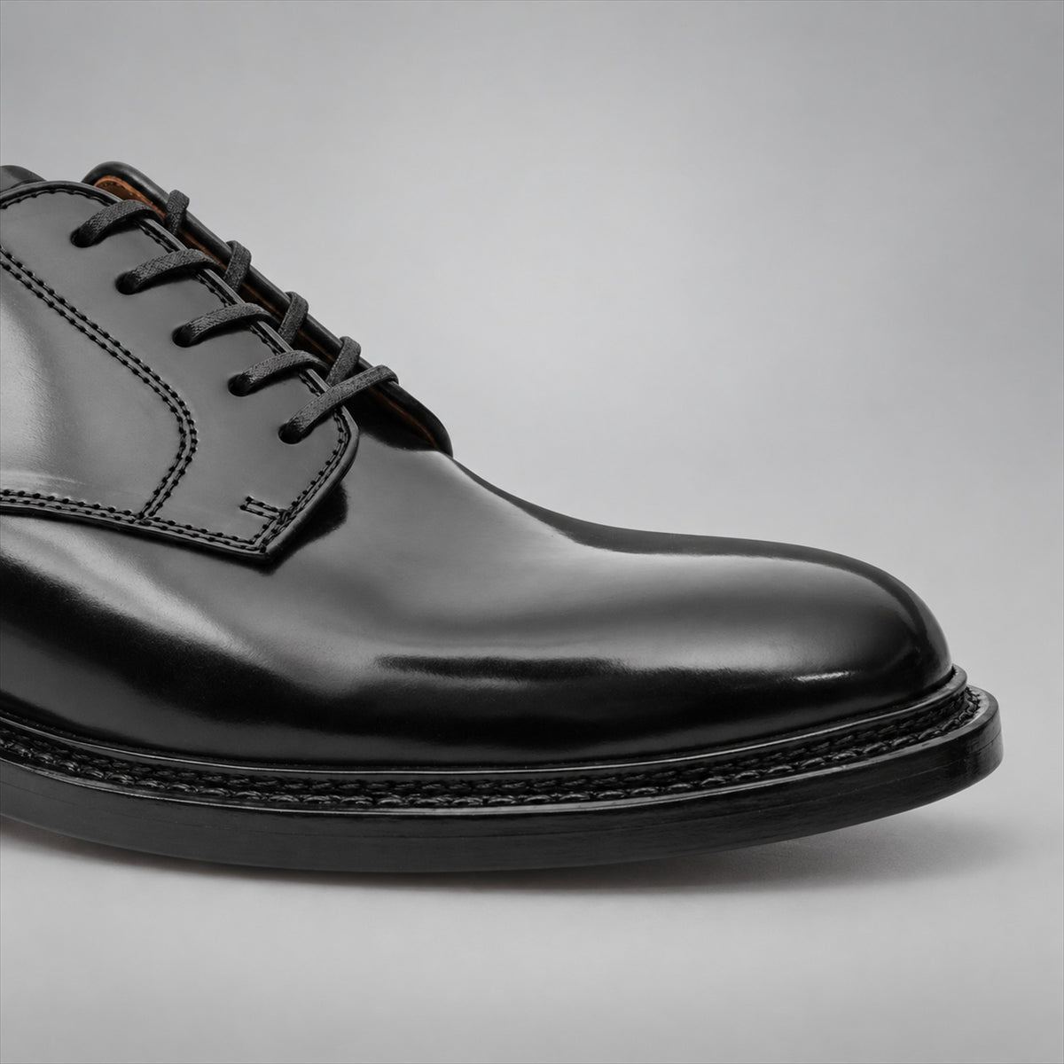 PASCH 267130B Black shell cordovan footwear, toe detail view