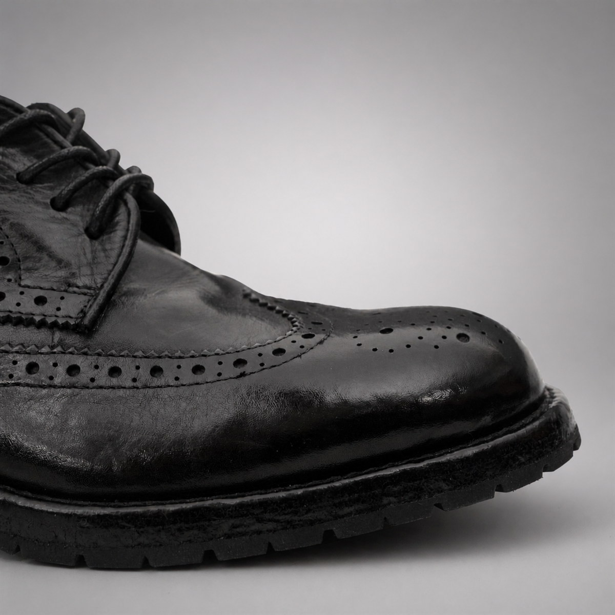 PASCH Ashford Washed & Dyed Wingtip Derby in Black