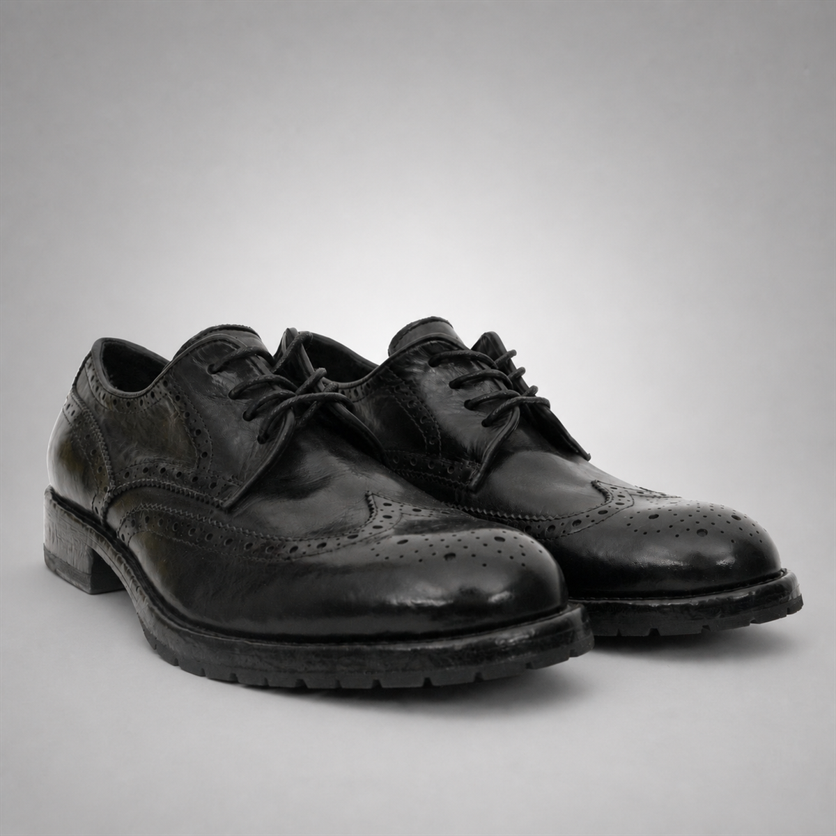 PASCH Ashford Washed & Dyed Wingtip Derby in Black