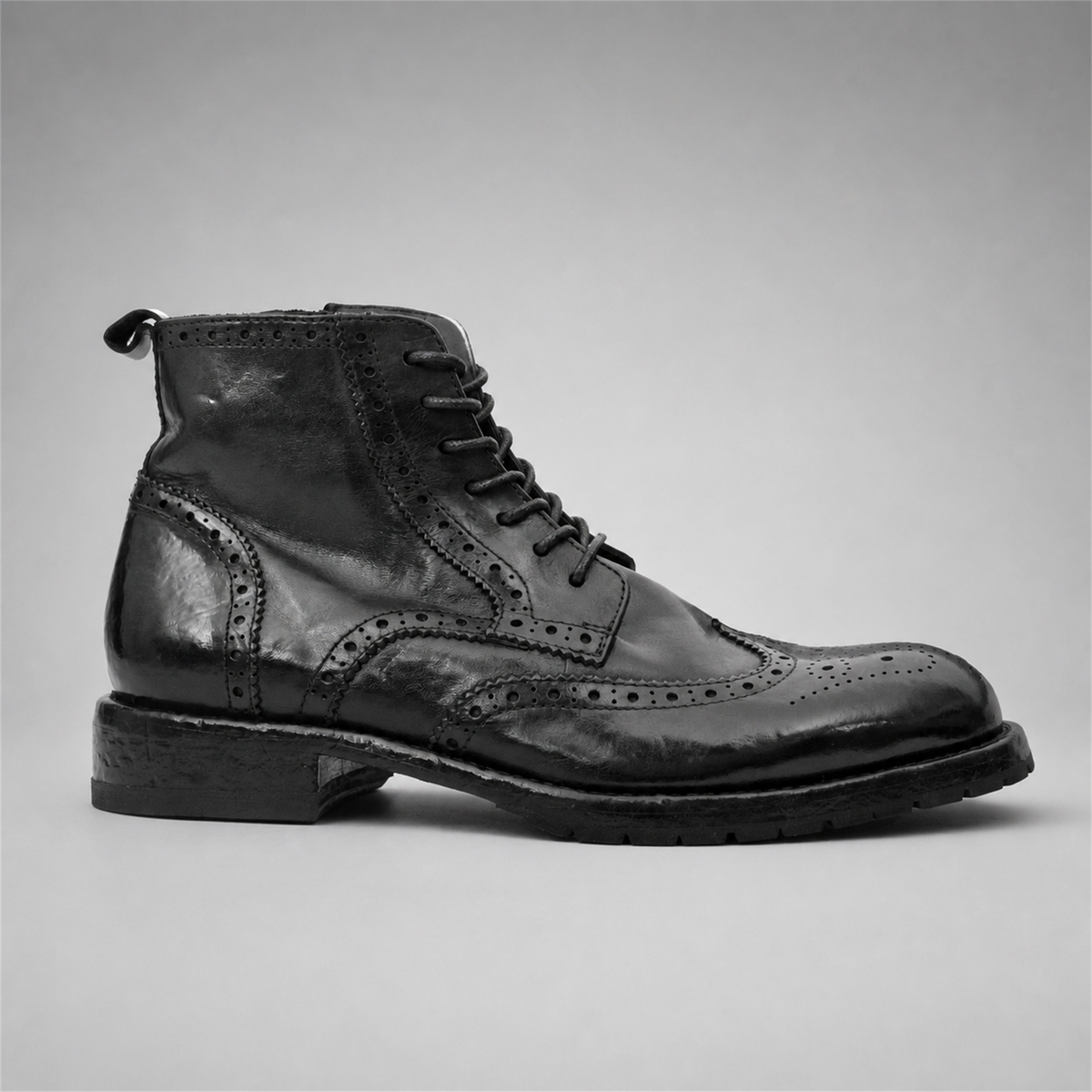 PASCH Alder wingtip boot in black water-washed leather
