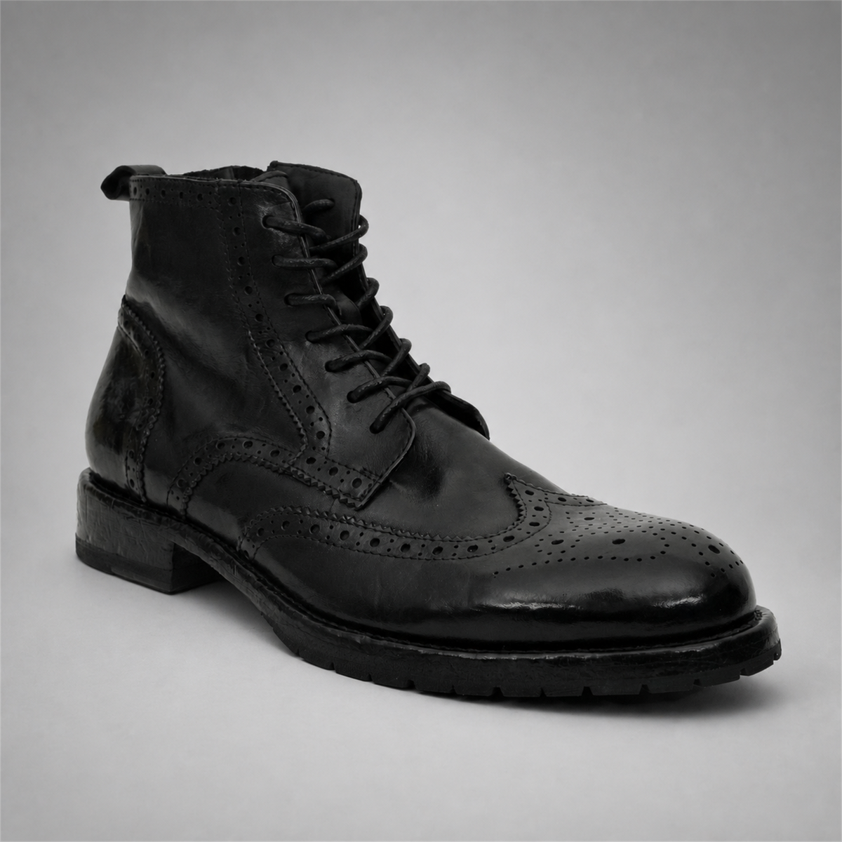 PASCH Alder wingtip boot in black water-washed leather
