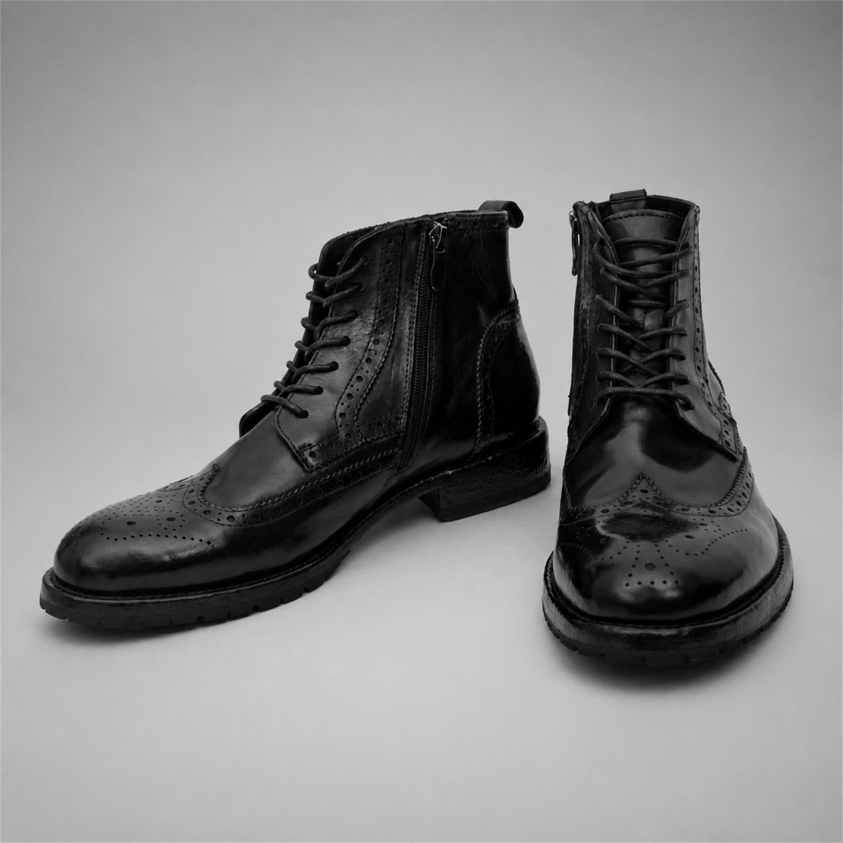 PASCH Alder wingtip boot in black water-washed leather