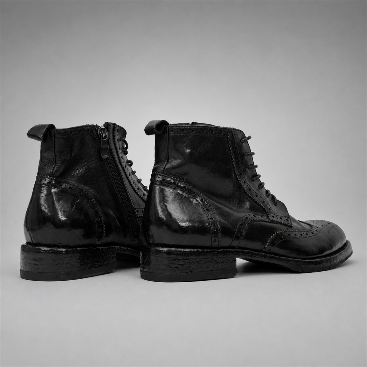 PASCH Alder wingtip boot in black water-washed leather