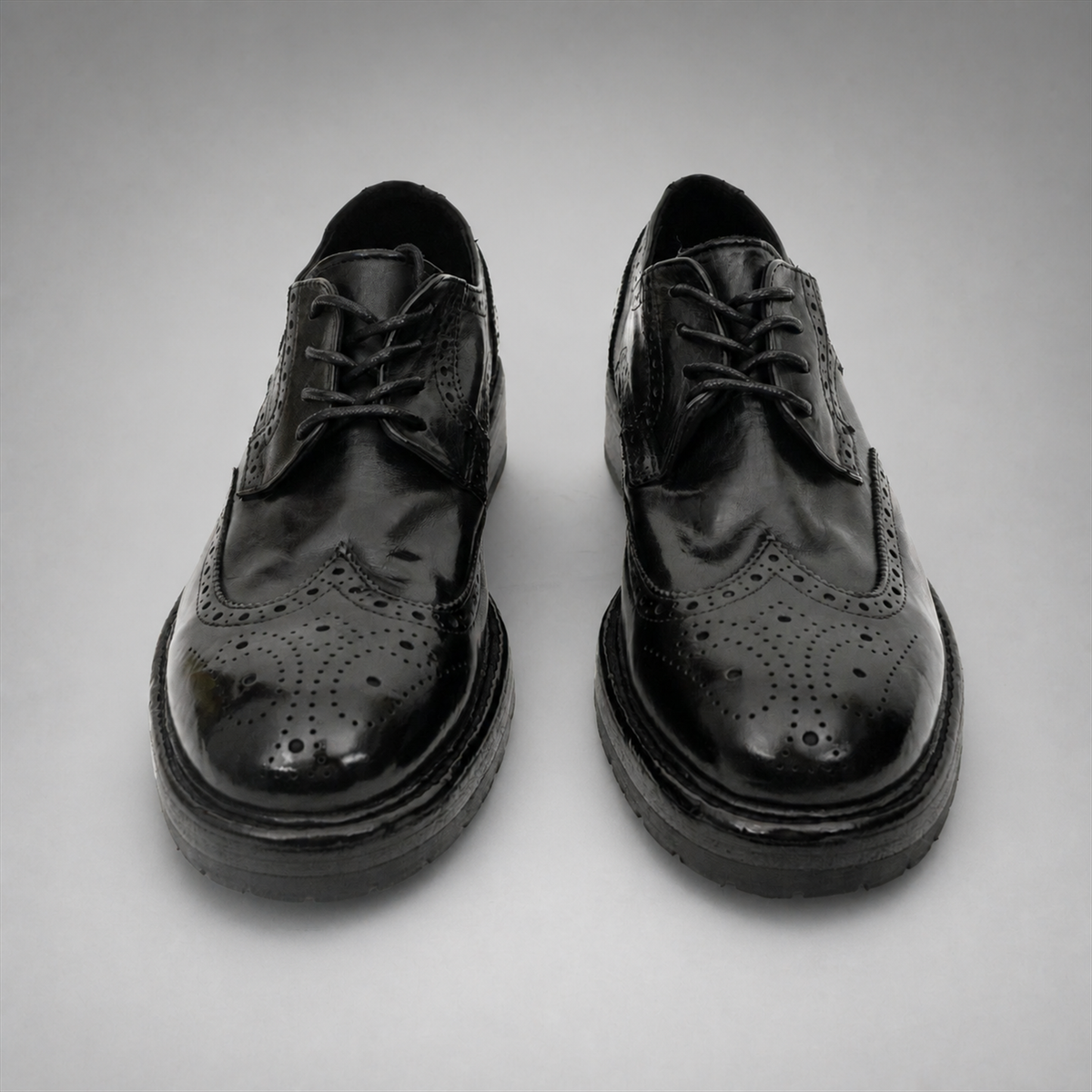 PASCH Kingsley Wingtip Derby in Black Water-Washed Leather