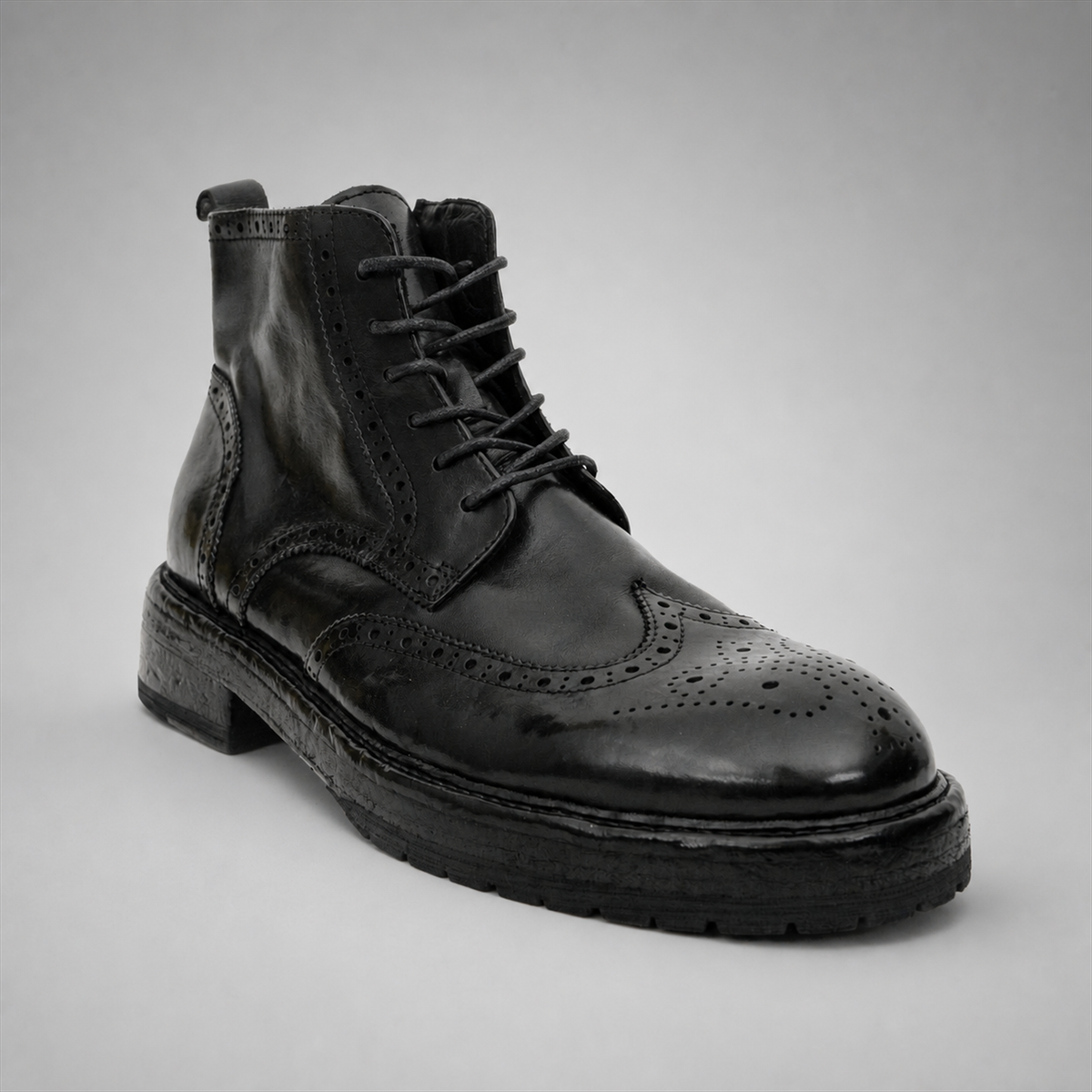 PASCH Beaumont Wingtip Boot in Black Water-Washed Leather