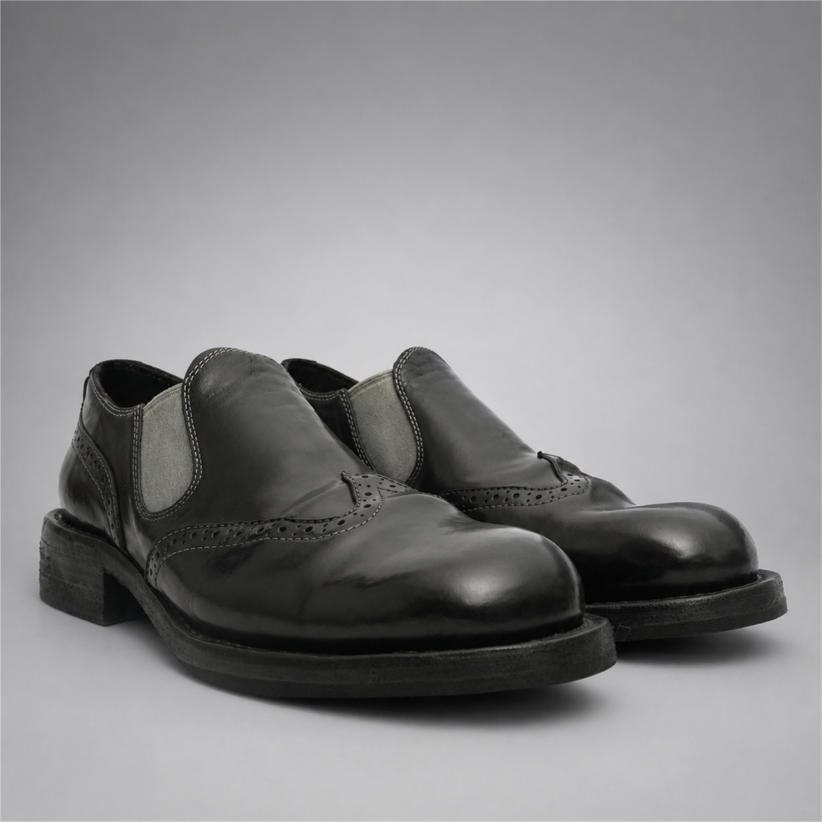 PASCH Rivington Elastic-Side Brogue Shoe in Black Shell Cordovan